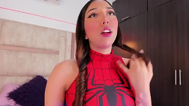 Snapshot of emily__walker chatting on 11/26/25, 01:12 emily walker online show from 11/26/25, 01:12