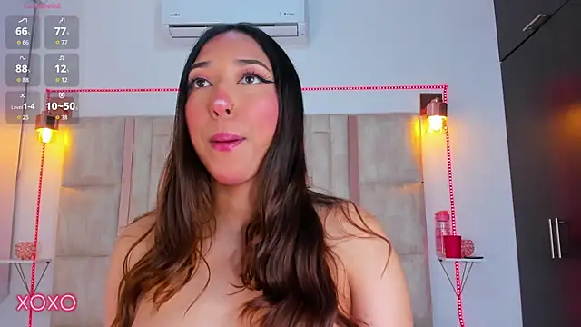 Snapshot of emily__walker chatting on 11/29/25, 01:14 emily walker online show from 11/29/25, 01:14