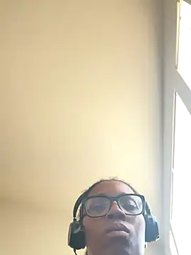 YeahhhitsBreezy online show from 10/13/25, 06:41