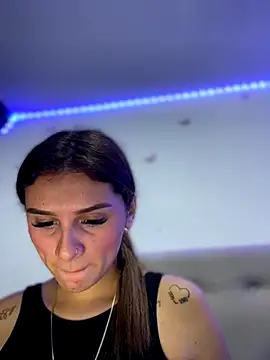 aliisonn   parker26 online show from 09/28/25, 03:23