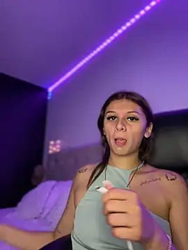 aliisonn   parker26 online show from 10/03/25, 06:05