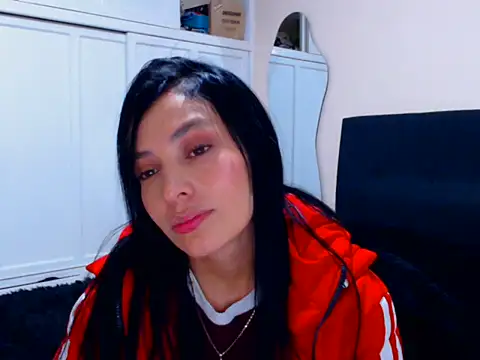 Snapshot of EmmaValmor chatting on 05/29/26, 04:21 EmmaValmor online show from 05/29/26, 04:21