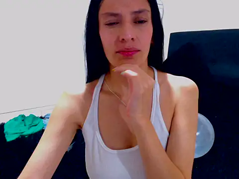 Snapshot of EmmaValmor chatting on 05/31/26, 03:36 EmmaValmor online show from 05/31/26, 03:36