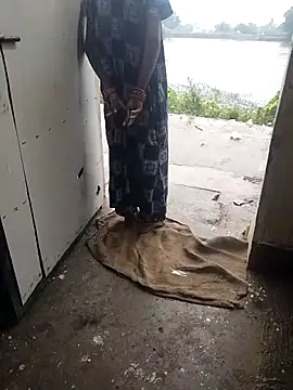 Snapshot of ARTIR1 chatting on 09/24/25, 02:48 ARTIR1 online show from 09/24/25, 02:48