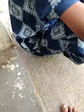 Snapshot of ARTIR1 chatting on 11/03/25, 10:16 ARTIR1 online show from 11/03/25, 10:16