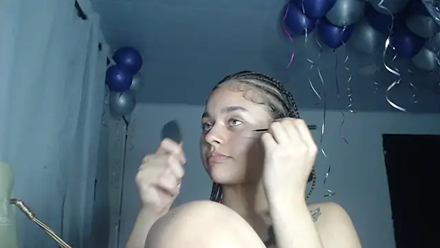 Snapshot of LittleCheerry69 chatting on 11/25/25, 03:34 LittleCheerry69 online show from 11/25/25, 03:34