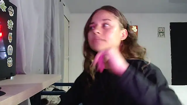 Snapshot of LittleCheerry69 chatting on 02/13/26, 07:43 LittleCheerry69 online show from 02/13/26, 07:43