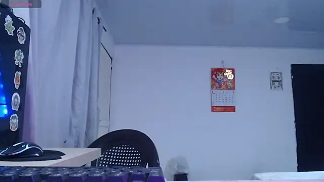 Snapshot of LittleCheerry69 chatting on 02/14/26, 04:04 LittleCheerry69 online show from 02/14/26, 04:04