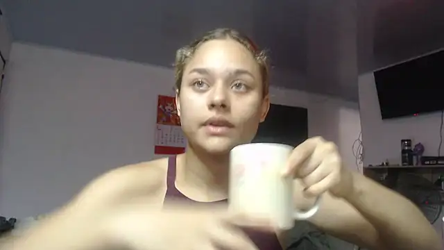 Snapshot of LittleCheerry69 chatting on 03/12/26, 04:13 LittleCheerry69 online show from 03/12/26, 04:13