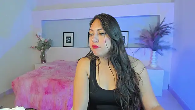 Snapshot of ZaraRosse7 chatting on 10/13/25, 11:43 ZaraRosse7 online show from 10/13/25, 11:43