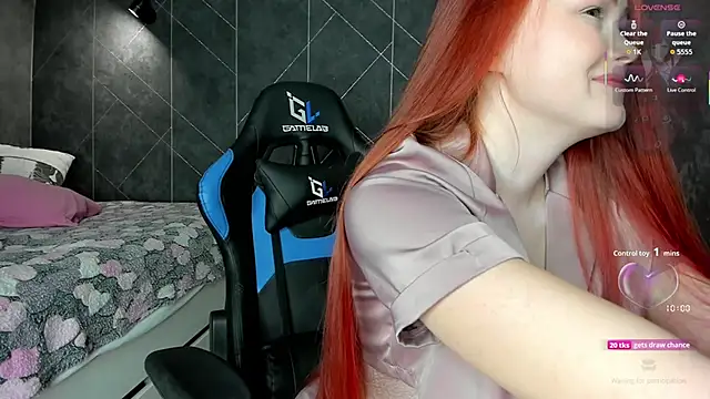 Red FoxGirl online show from 10/24/25, 05:31