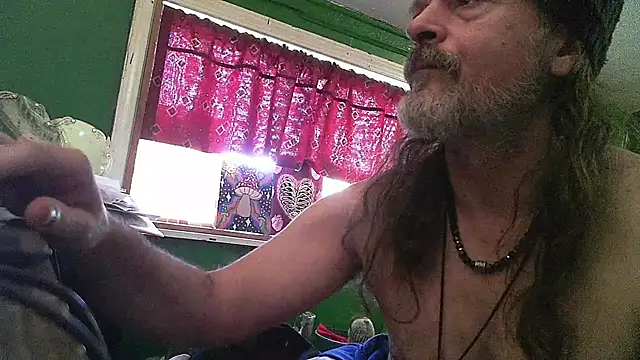 HippieDad333 online show from 04/27/26, 10:19