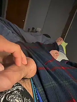 Snapshot of juanjR11 chatting on 11/15/25, 05:49 juanjR11 online show from 11/15/25, 05:49