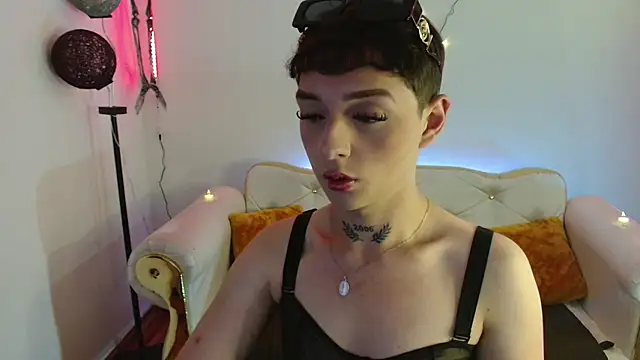 Snapshot of David_Fox01 chatting on 10/11/25, 03:28 David Fox01 online show from 10/11/25, 03:28