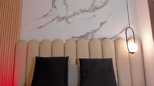 Sophi davis online show from 11/26/25, 12:00