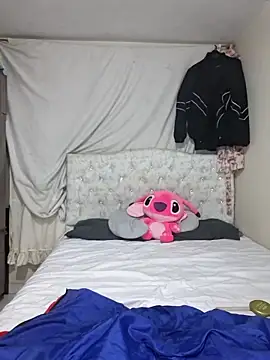 Snapshot of Harley_Miller_ chatting on 12/23/25, 02:42 Harley Miller online show from 12/23/25, 02:42