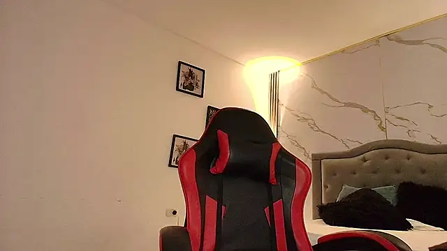 Nina Rouge7 online show from 11/30/25, 02:43