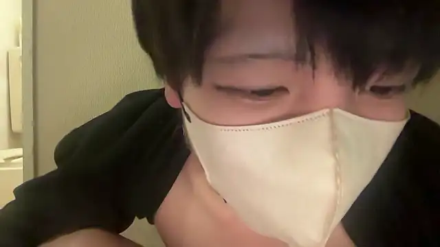 Snapshot of tora3220 chatting on 10/25/25, 04:57 tora3220 online show from 10/25/25, 04:57