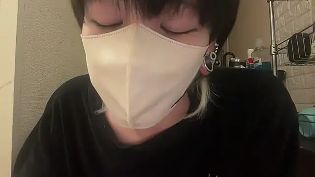 Snapshot of tora3220 chatting on 10/26/25, 01:50 tora3220 online show from 10/26/25, 01:50