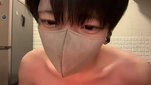 Snapshot of tora3220 chatting on 11/28/25, 12:52 tora3220 online show from 11/28/25, 12:52