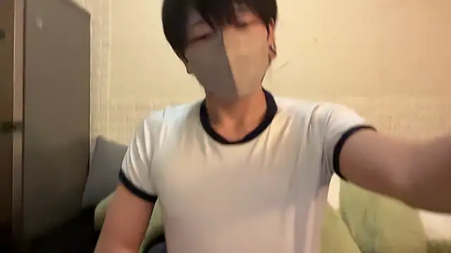 Snapshot of tora3220 chatting on 12/03/25, 01:31 tora3220 online show from 12/03/25, 01:31