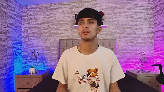 Snapshot of Axel_Draven chatting on 11/11/25, 11:32 Axel Draven online show from 11/11/25, 11:32