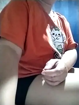 Snapshot of Ella_marie14 chatting on 03/03/26, 11:21 Ella marie14 online show from 03/03/26, 11:21