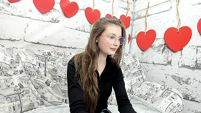 Snapshot of Shyly_Lisa chatting on 09/28/25, 01:11 Shyly Lisa online show from 09/28/25, 01:11