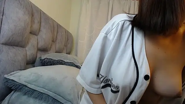 little-bunny- online show from 11/20/25, 02:34