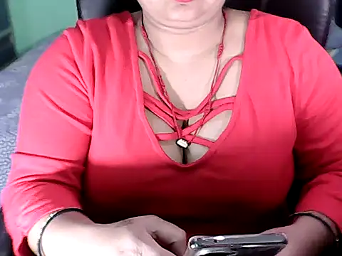 BABITA KUMARII online show from 11/17/25, 04:57