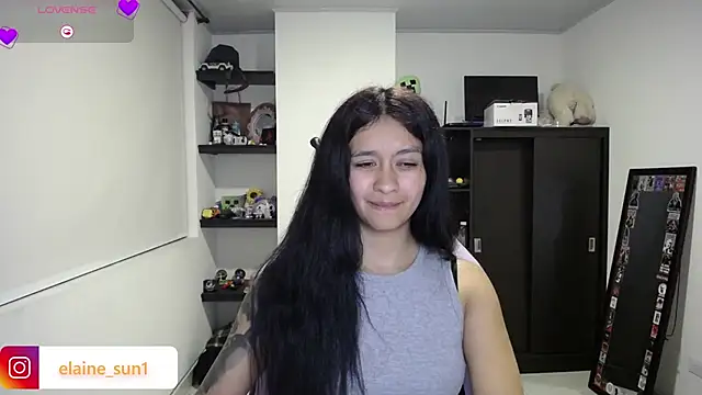 Snapshot of elaine_sun1 chatting on 05/15/26, 11:23 elaine sun1 online show from 05/15/26, 11:23
