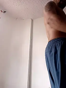 Snapshot of LucasGaeel chatting on 10/28/25, 07:27 LucasGaeel online show from 10/28/25, 07:27