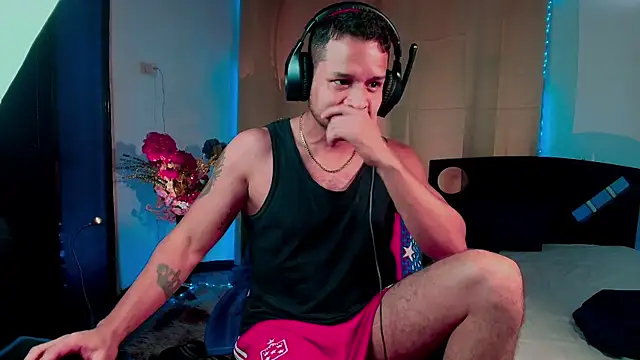 Snapshot of LucasGaeel chatting on 10/30/25, 11:22 LucasGaeel online show from 10/30/25, 11:22