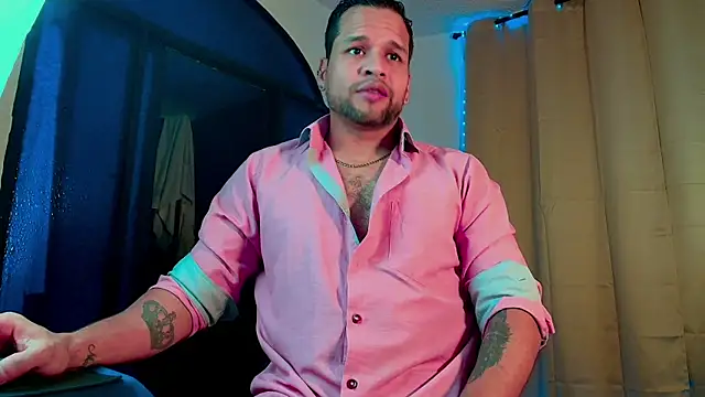 Snapshot of LucasGaeel chatting on 11/05/25, 10:43 LucasGaeel online show from 11/05/25, 10:43