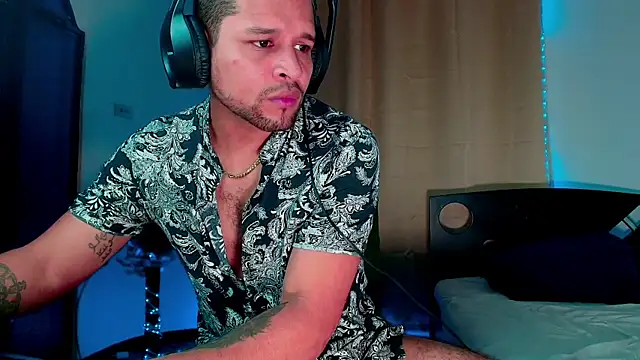 Snapshot of LucasGaeel chatting on 11/06/25, 11:15 LucasGaeel online show from 11/06/25, 11:15