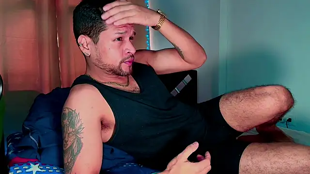 Snapshot of LucasGaeel chatting on 11/11/25, 05:35 LucasGaeel online show from 11/11/25, 05:35