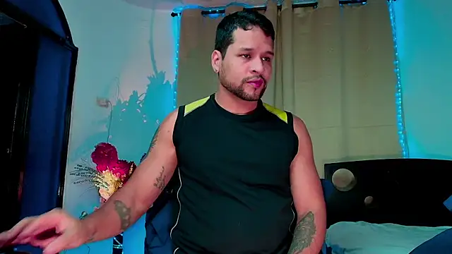 Snapshot of LucasGaeel chatting on 11/14/25, 11:57 LucasGaeel online show from 11/14/25, 11:57