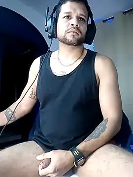 Snapshot of LucasGaeel chatting on 11/16/25, 12:11 LucasGaeel online show from 11/16/25, 12:11