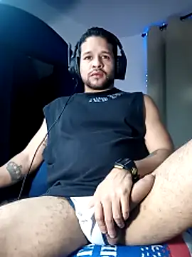 Snapshot of LucasGaeel chatting on 11/20/25, 10:26 LucasGaeel online show from 11/20/25, 10:26