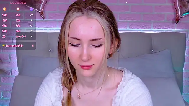 Snapshot of LiraKink chatting on 11/24/25, 04:56 LiraKink online show from 11/24/25, 04:56