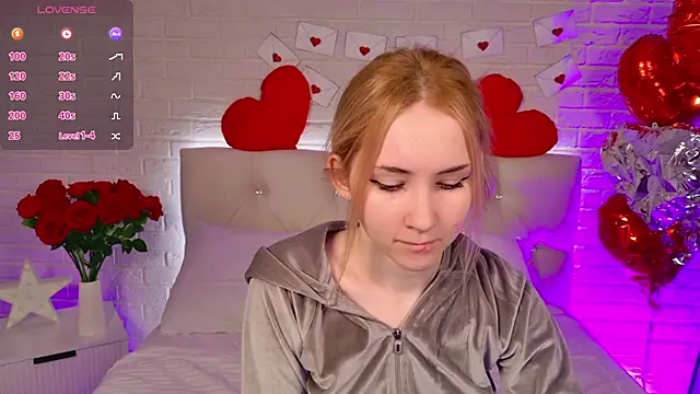 Snapshot of LiraKink chatting on 02/08/26, 04:05 LiraKink online show from 02/08/26, 04:05