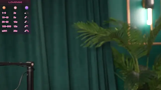 Snapshot of LiraKink chatting on 02/20/26, 07:10 LiraKink online show from 02/20/26, 07:10