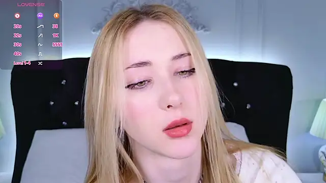 Snapshot of LiraKink chatting on 03/26/26, 06:41 LiraKink online show from 03/26/26, 06:41