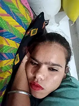 Snapshot of Ok_pooja chatting on 10/08/25, 05:21 Ok pooja online show from 10/08/25, 05:21