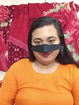 Snapshot of Love_Queen11 chatting on 06/09/26, 04:18 Love Queen11 online show from 06/09/26, 04:18