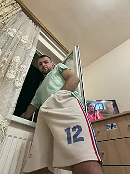 Snapshot of sexyman1936 chatting on 02/08/26, 04:27 sexyman1936 online show from 02/08/26, 04:27