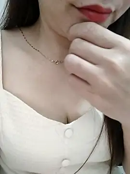 Snapshot of Girl_Shy2000 chatting on 10/08/25, 12:36 Girl Shy2000 online show from 10/08/25, 12:36