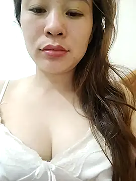 Snapshot of Girl_Shy2000 chatting on 10/19/25, 04:57 Girl Shy2000 online show from 10/19/25, 04:57