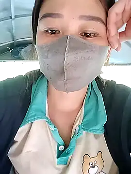 Snapshot of Girl_Shy2000 chatting on 10/26/25, 02:28 Girl Shy2000 online show from 10/26/25, 02:28