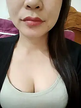 Snapshot of Girl_Shy2000 chatting on 11/11/25, 05:07 Girl Shy2000 online show from 11/11/25, 05:07